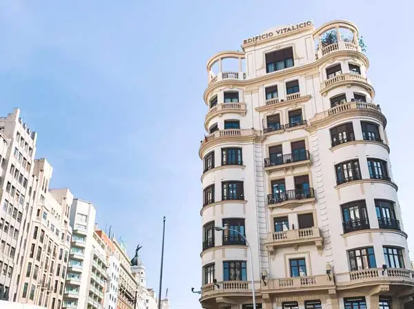 instalar placas solares en edificio en Madrid